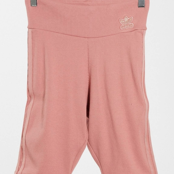 Adidas shorts in ash pink - Picture 8 of 11
